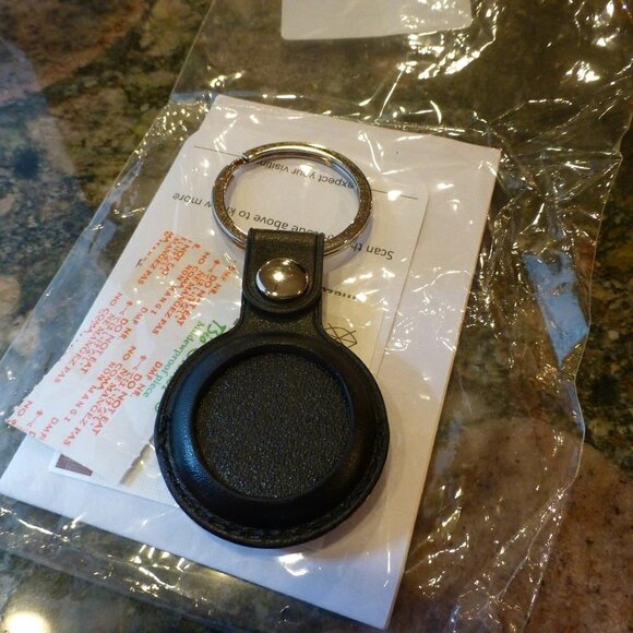 AIR TAG CASE BLACK LEATHER - Picture 1 of 3